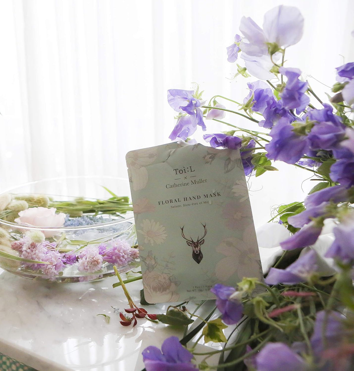 TOI:L Catherine Muller Floral Hand Mask 1 Pair, Moisturizing Gloves for Dry Hands with Elder Flower & CICA, Repairing and Nourishing Hand Care Treatment for Cracked, Rough, and Dry Skin